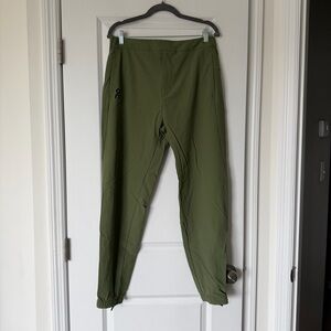 On Running Men's Green Joggers
